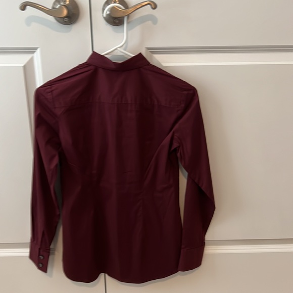 Ann Taylor, 00P, Buttom down long sleeve Maroon casual/work shirt. Work once. - Picture 3 of 4
